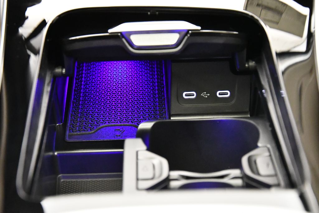 Thumbnail: 2025 Mercedes-Benz C-Class - 28