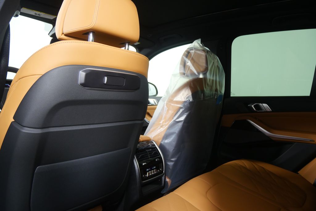 Thumbnail: 2026 BMW X5 - 16