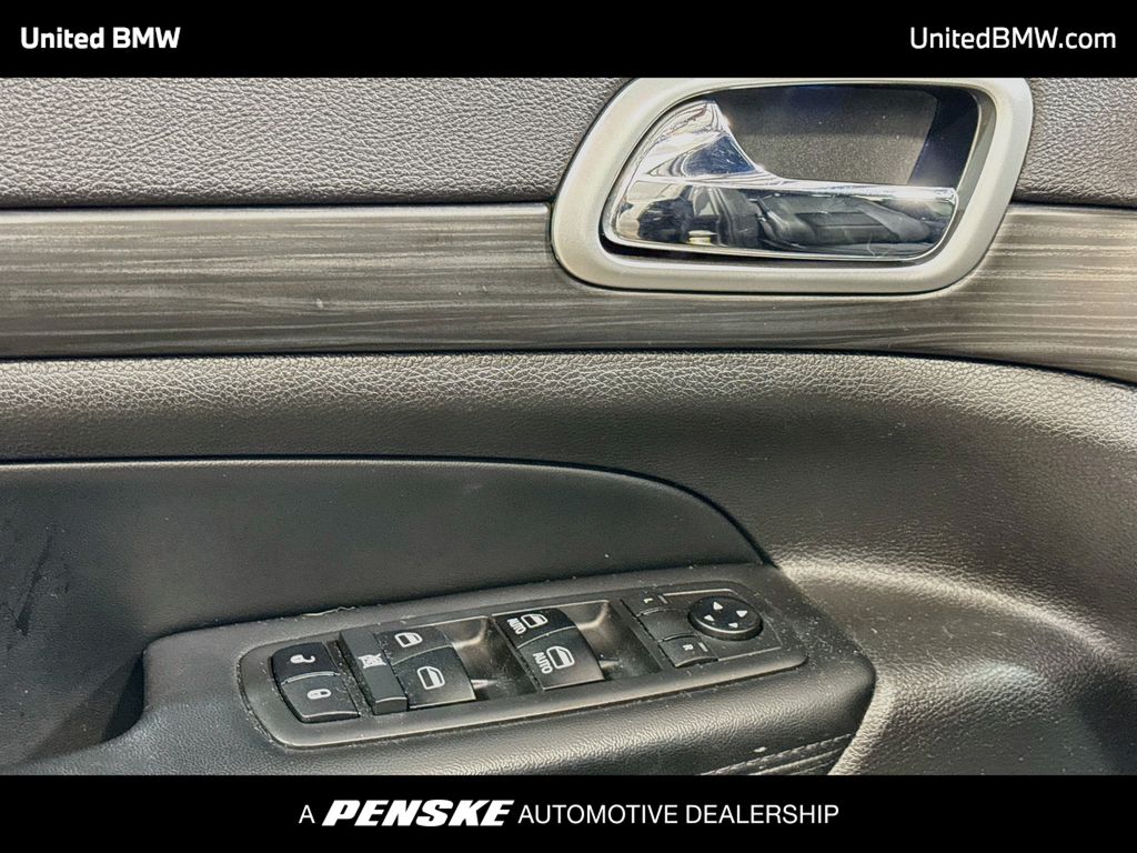 Thumbnail: 2019 Jeep Grand Cherokee - 3