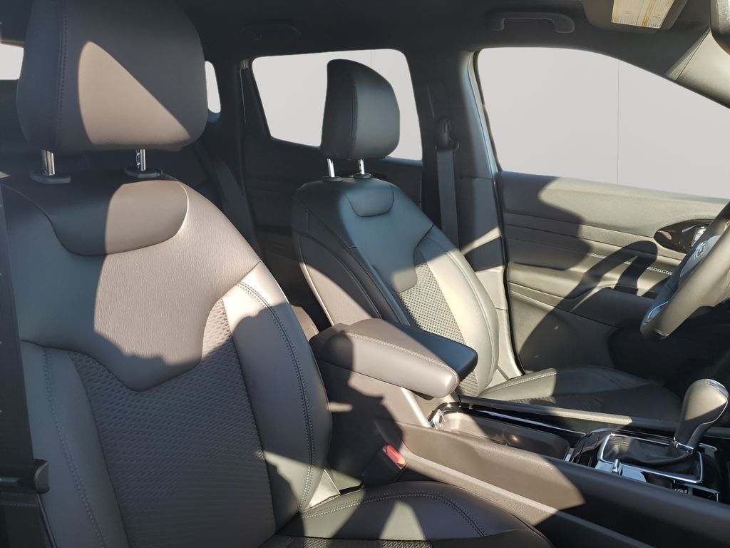 New 2026 Silver Jeep  image 15