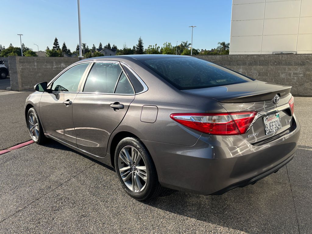 Thumbnail: 2016 Toyota Camry - 7