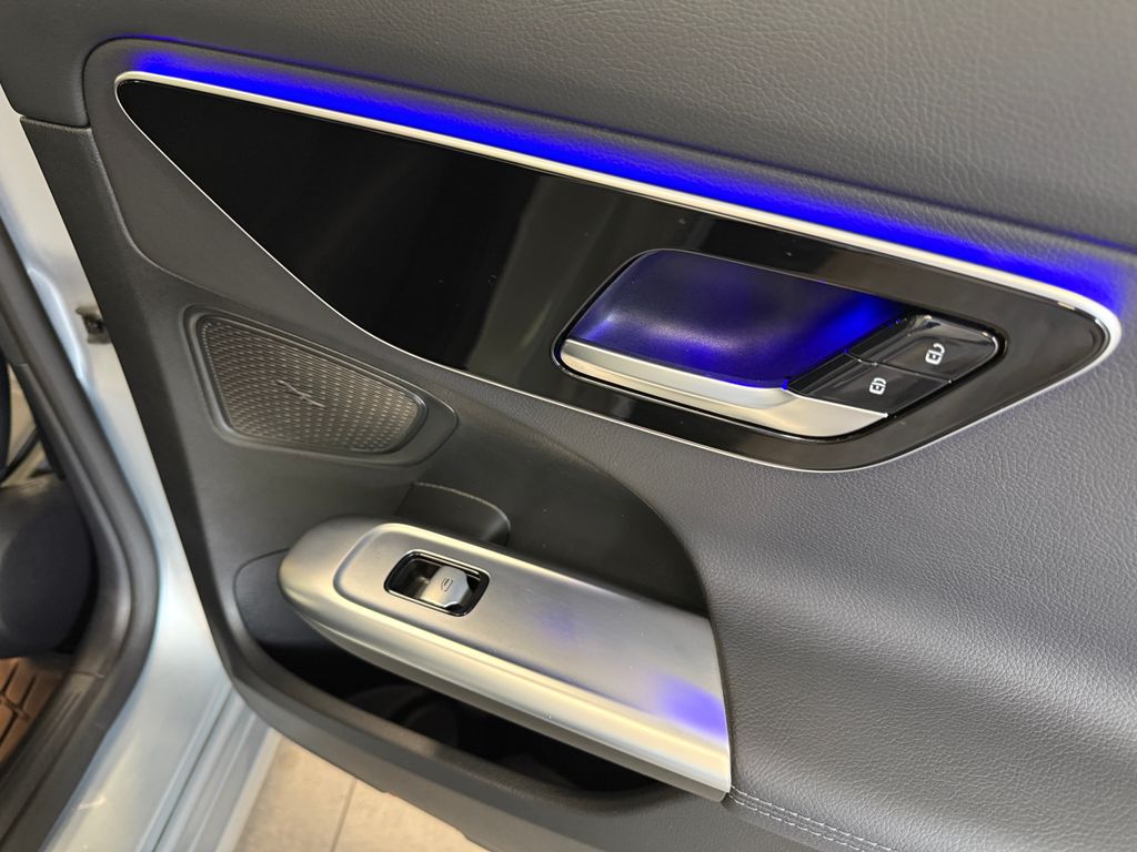 Thumbnail: 2022 Mercedes-Benz C-Class - 18