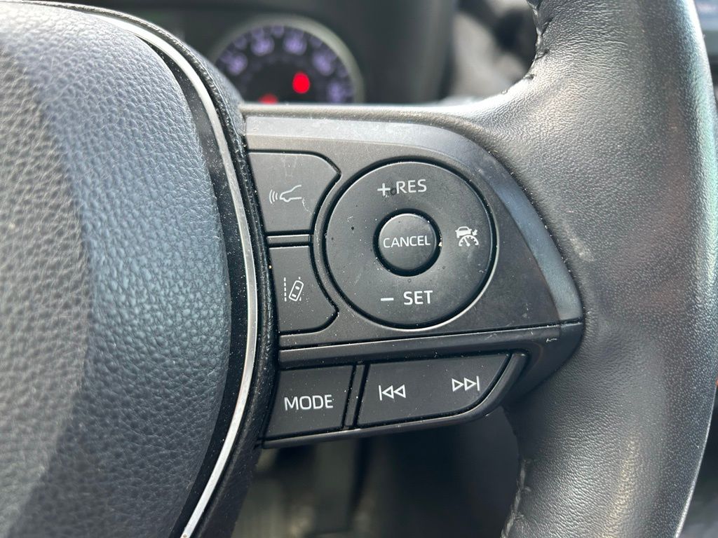Thumbnail: 2019 Toyota RAV4 - 25