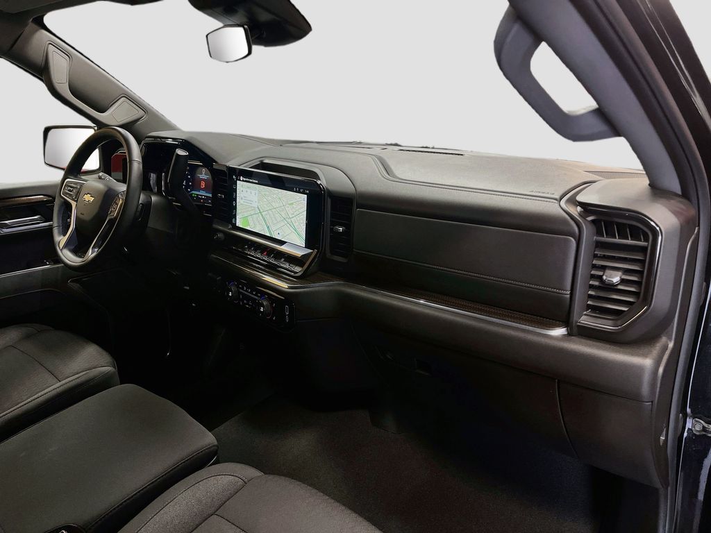 Used 2025 Black Chevrolet LT image 29