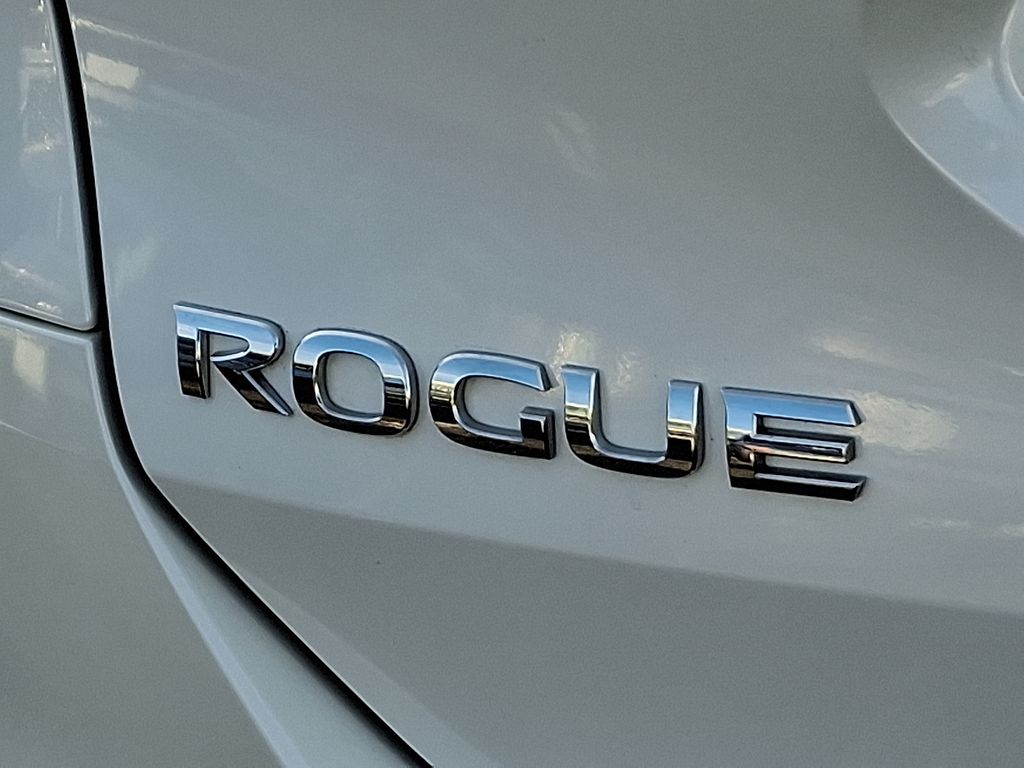 Thumbnail: 2016 Nissan Rogue - 30