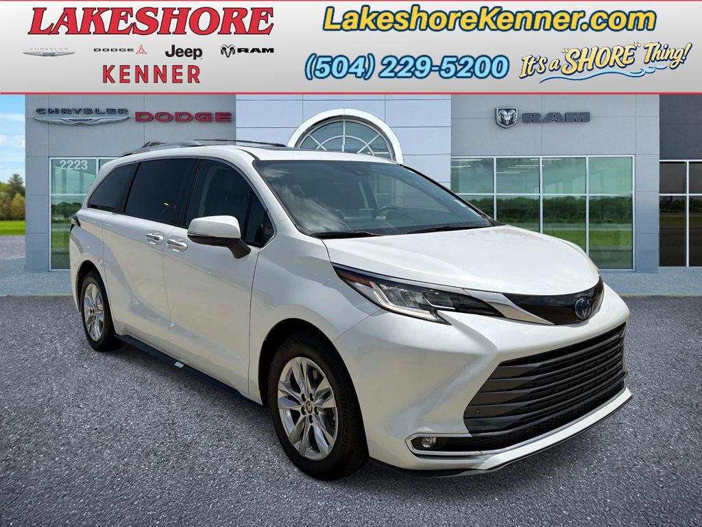 Pearl 2023 Toyota Sienna Minivan All-Wheel Drive Continuously Variable Transmission