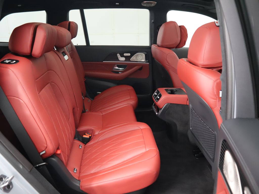 2025 Mercedes-Benz GLS 63 AMG 24