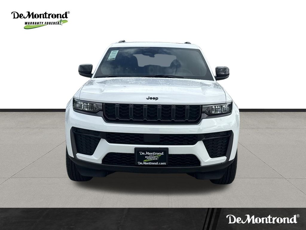 2026 Jeep Grand Cherokee Altitude White at Mac Haik CDJR North Houston