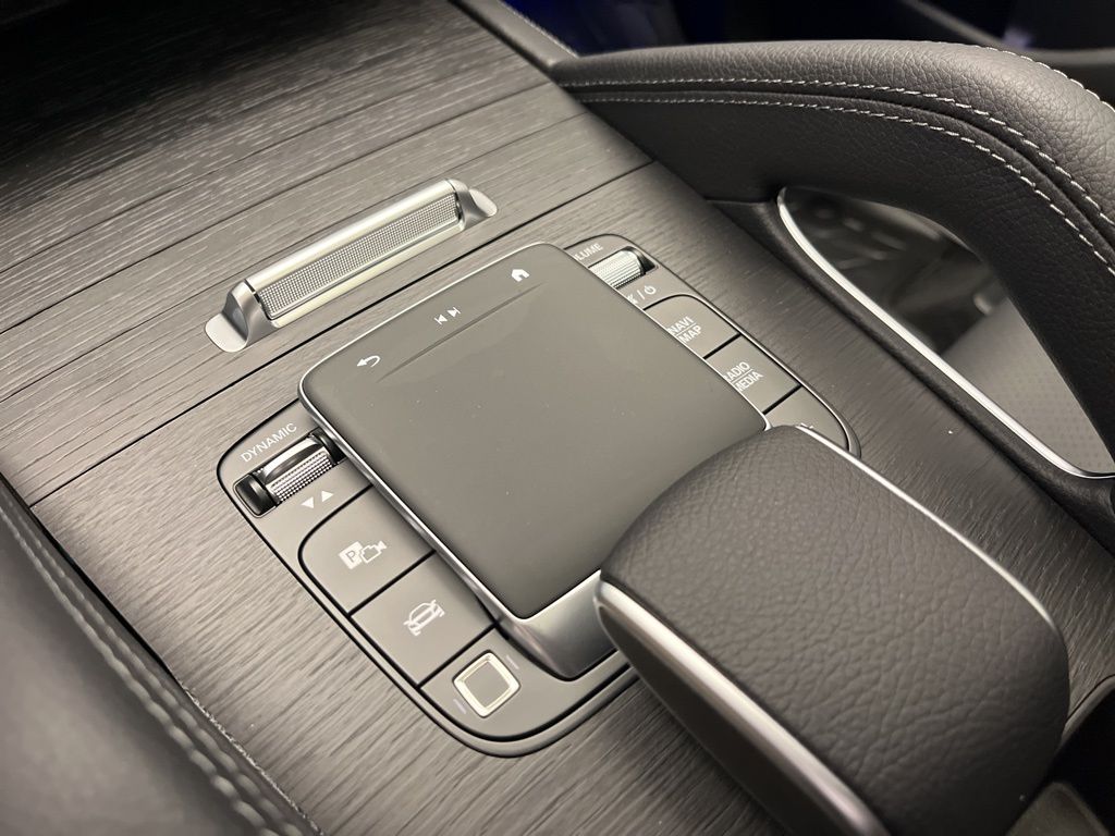 Thumbnail: 2026 Mercedes-Benz GLE - 20