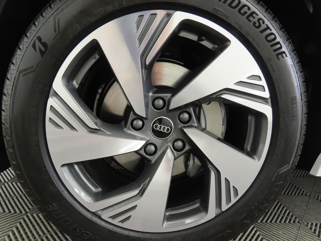 2025 Audi Q6 e-tron Premium 30