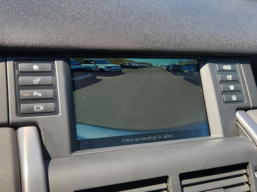 Thumbnail: 2019 Land Rover Discovery Sport - 18