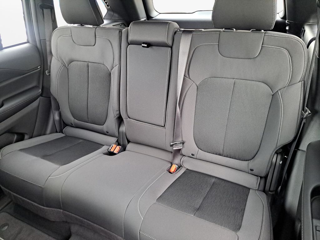 New Car 2025 Jeep Grand Cherokee  Laredo For Sale Under $35,000 In Austin, Texas