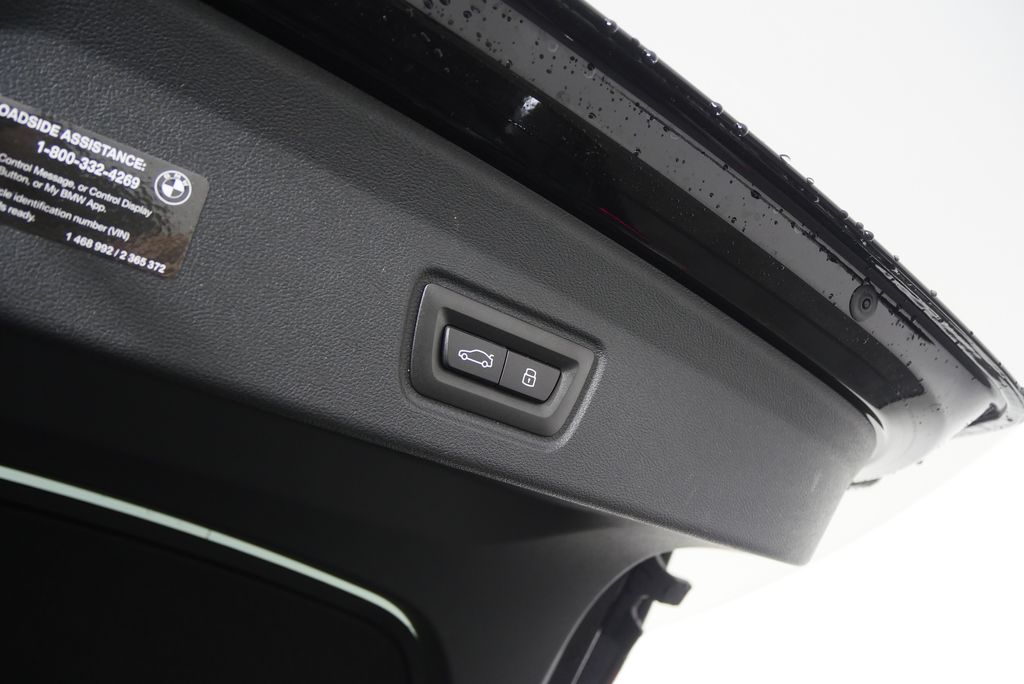 Thumbnail: 2025 BMW i4 - 18