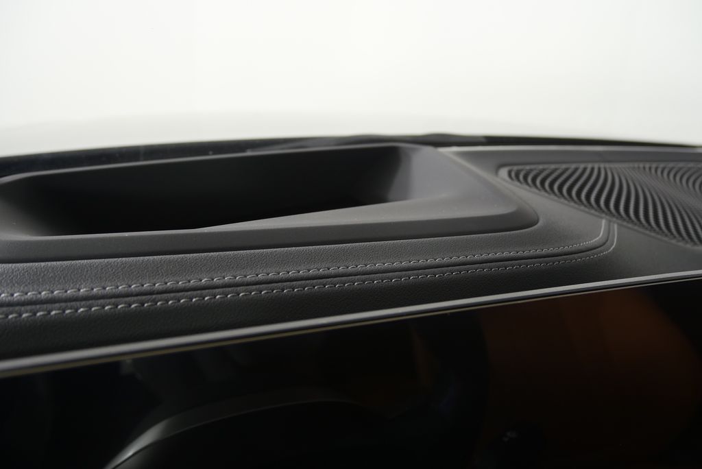Thumbnail: 2025 BMW i4 - 21