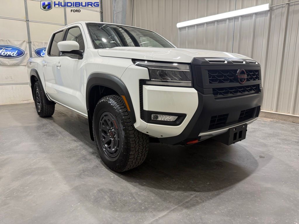 Glacier White 2025 Nissan Frontier PRO-4X Crew Cab 4WD Pickup Truck Four-Wheel Drive 9-Speed Automatic Overdrive