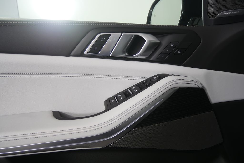 Thumbnail: 2026 BMW X5 - 8