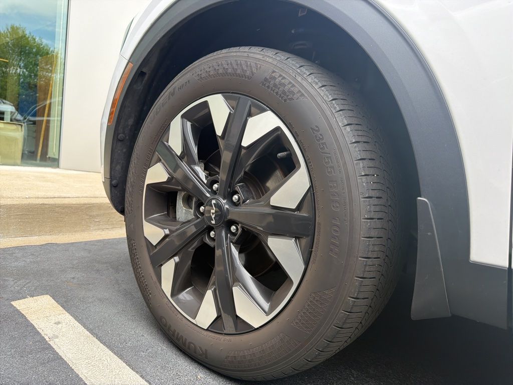 Used 2023 White Kia X-Line image 8