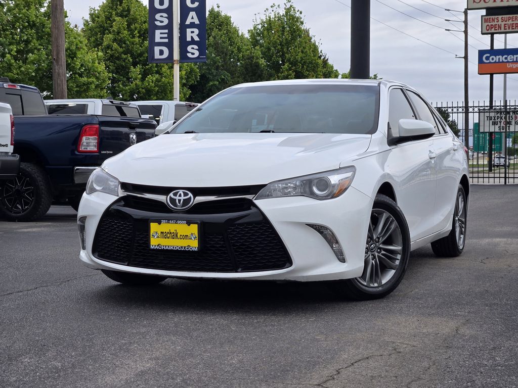 2017 Toyota Camry SE White at Gullo Toyota