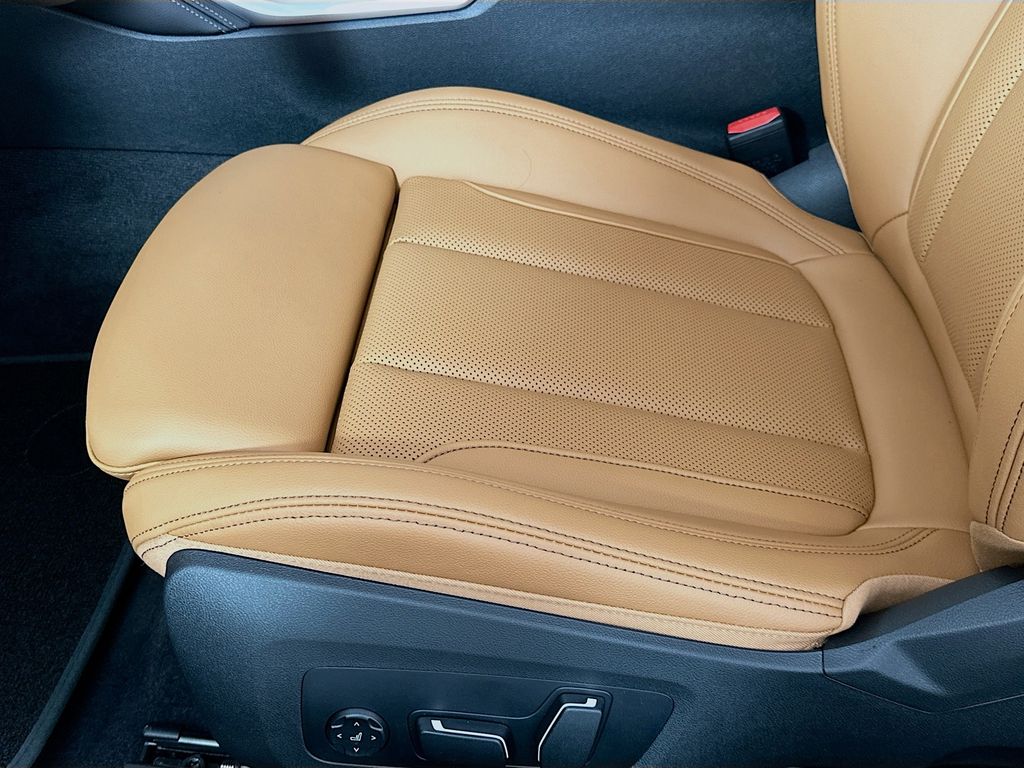 Thumbnail: 2026 BMW 4 Series - 21