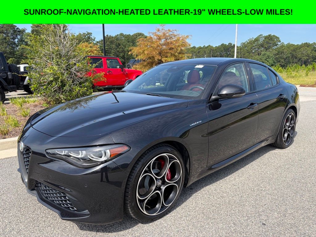 Vulcano Black Metallic 2024 Alfa Romeo Giulia Sedan Rear-Wheel Drive 8-Speed Automatic