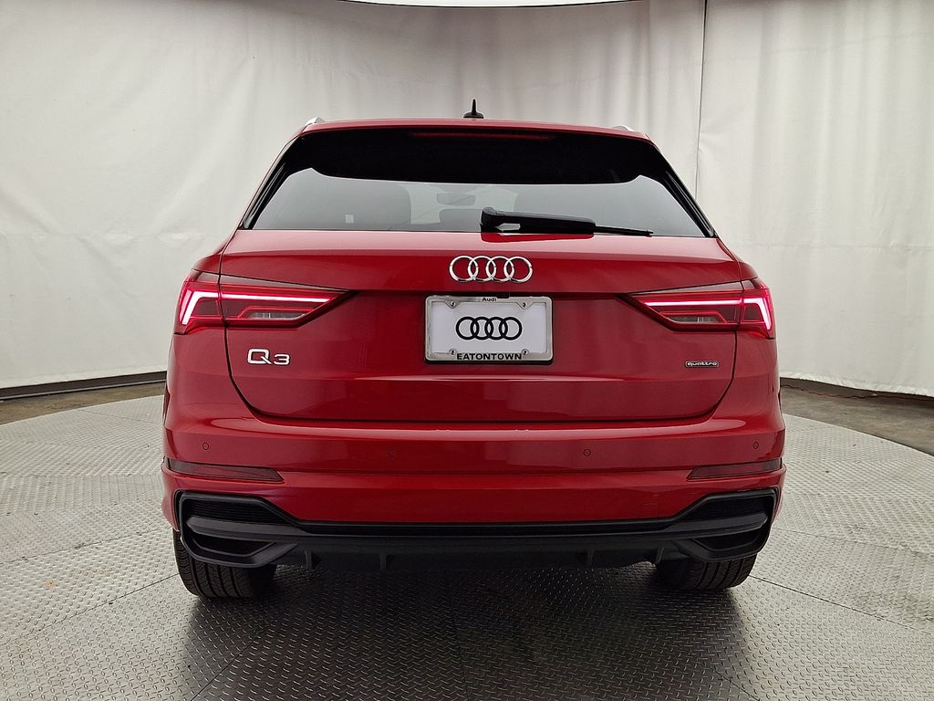 Thumbnail: 2022 Audi Q3 - 5