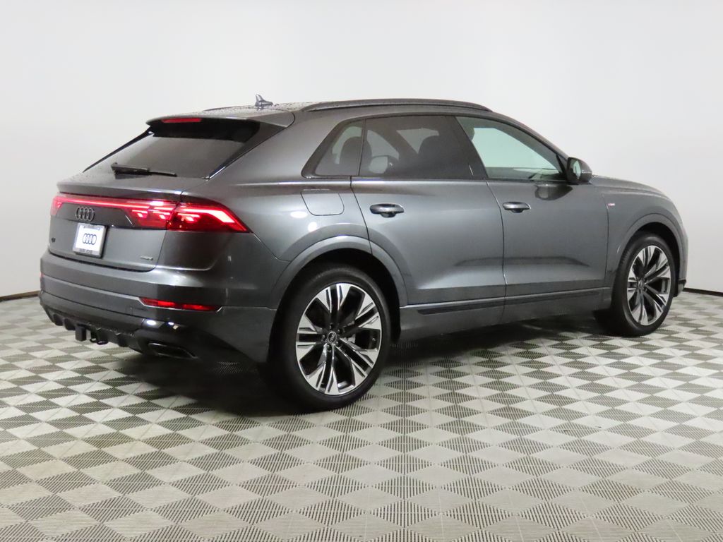 Thumbnail: 2026 Audi Q8 - 5