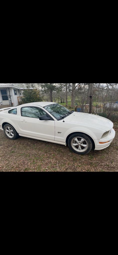 2007 Ford Mustang GT Premium Coupe RWD