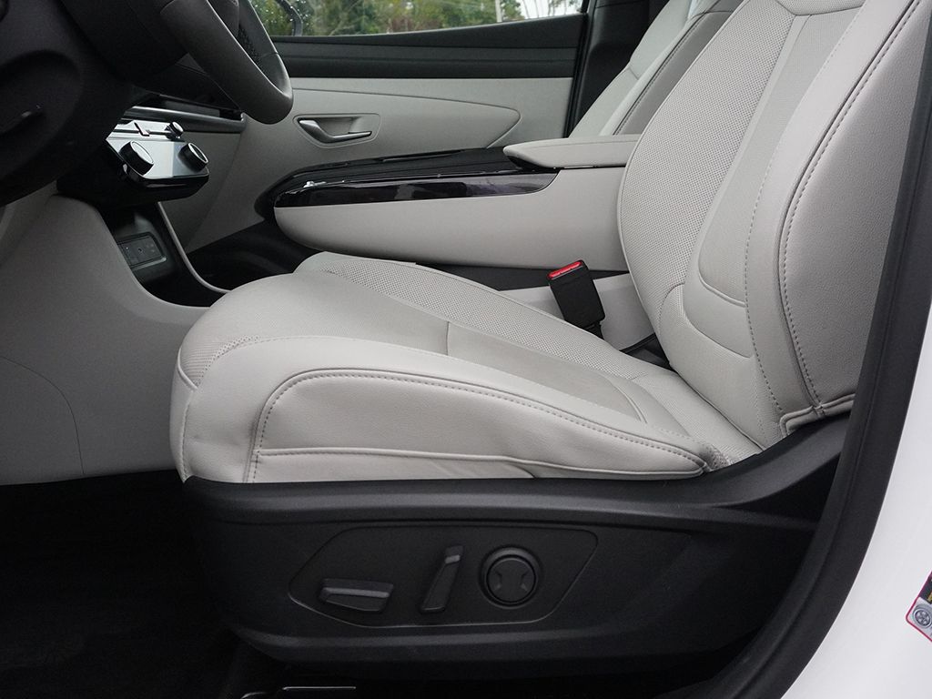 Used 2025 White Hyundai Limited image 34