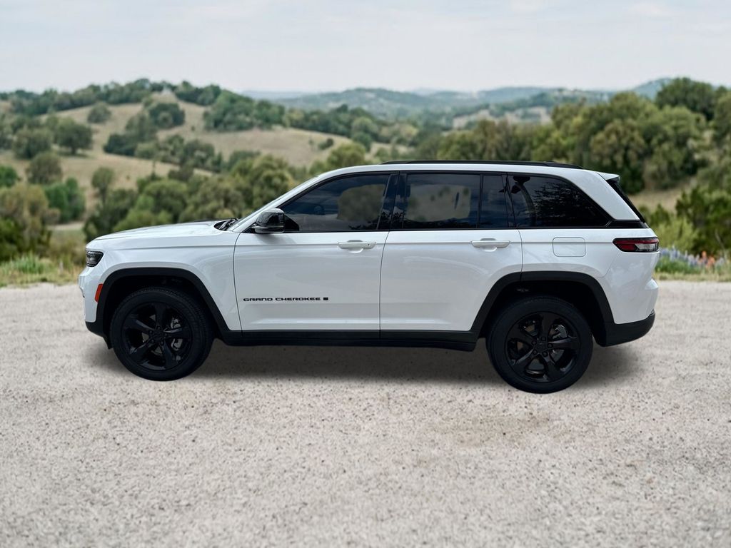Used Car 2023 Jeep Grand Cherokee  Altitude For Sale Under $30,000 In Austin, Texas
