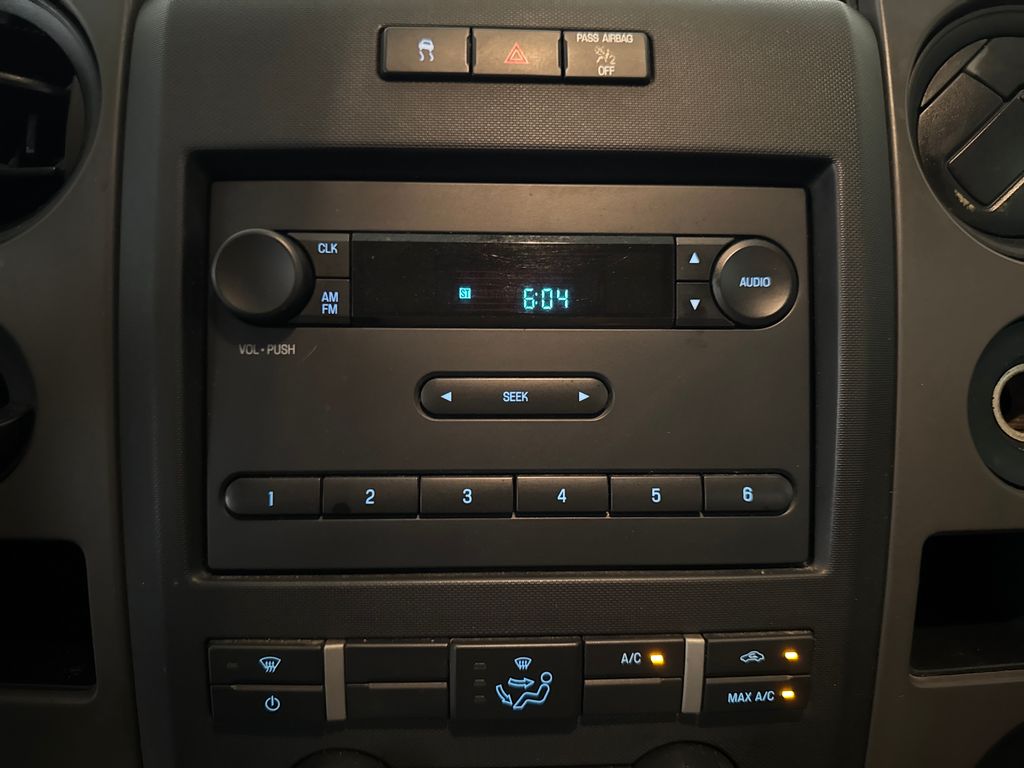 Used 2010 White Ford XL image 23