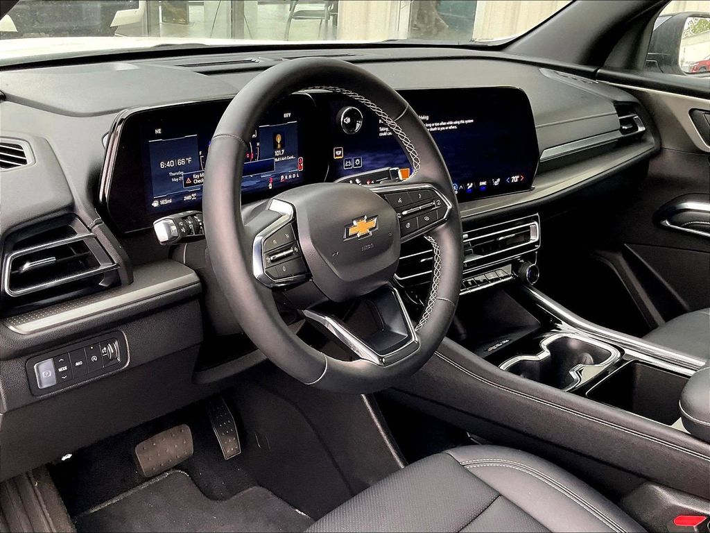 2026 Chevrolet Traverse — photo 8