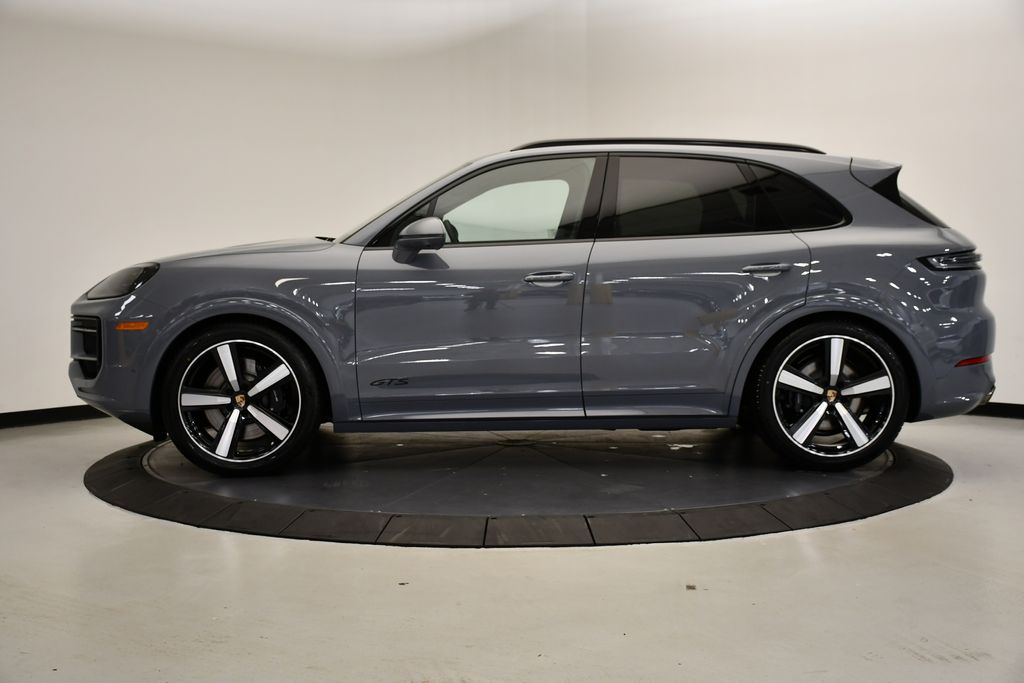 Thumbnail: 2025 Porsche Cayenne - 2