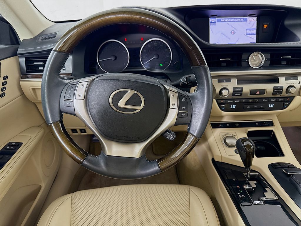 Thumbnail: 2014 Lexus ES - 23