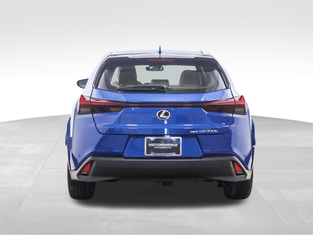 Thumbnail: 2025 Lexus UX - 4