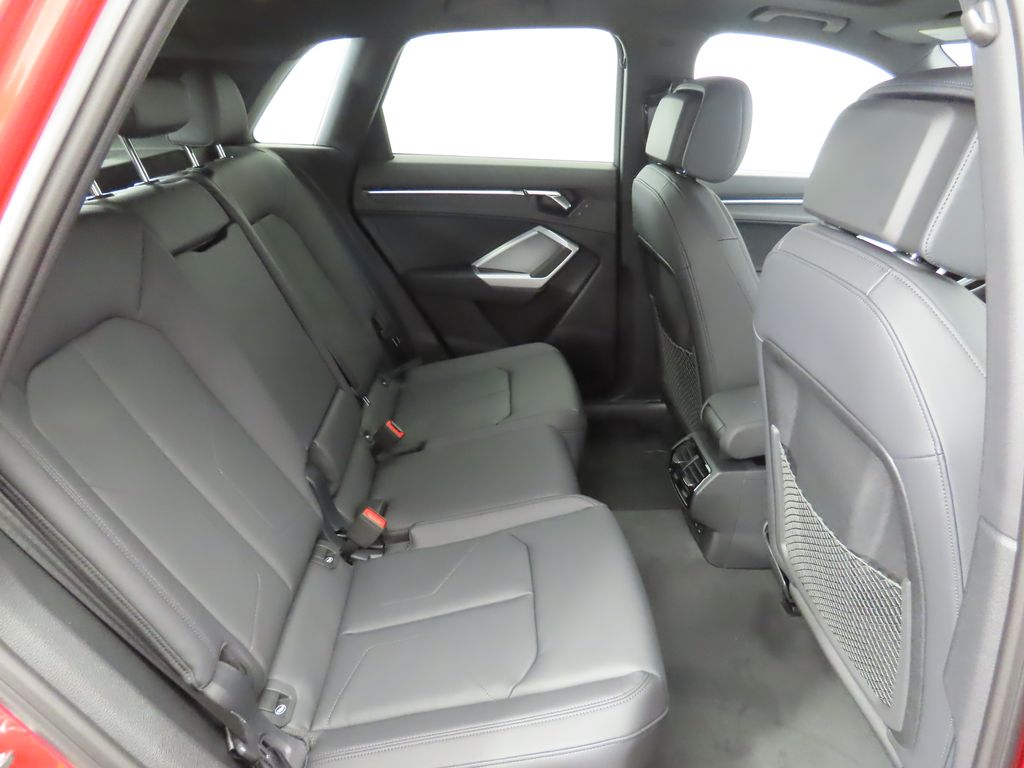 Thumbnail: 2025 Audi Q3 - 23