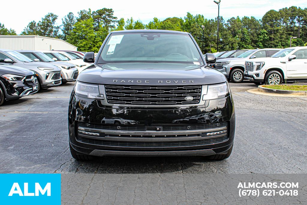 Used 2024 Black Land Rover SE image 9