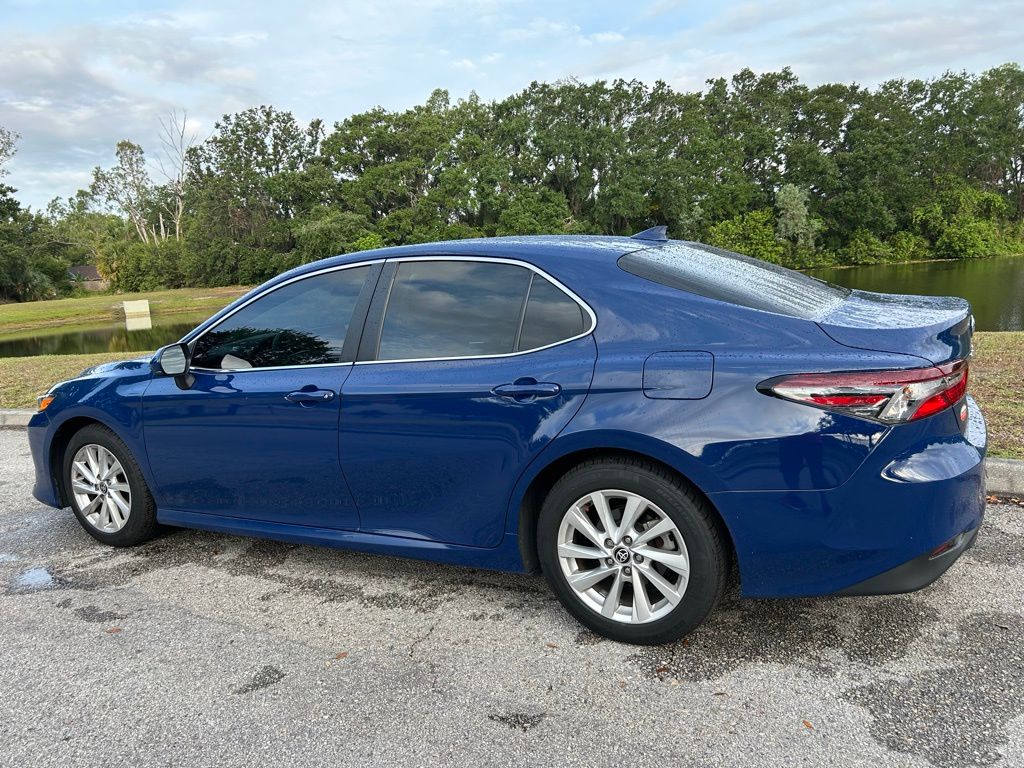 2023 Toyota Camry LE 3