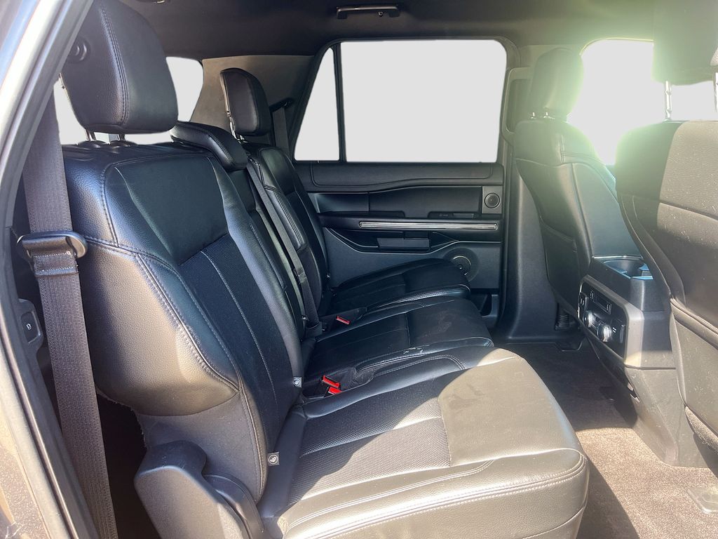 Used 2019 Gray Ford XLT image 30