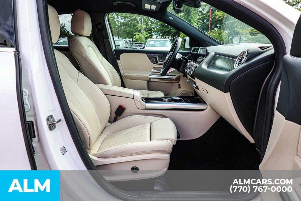 Used 2025 White Mercedes-Benz GLA 250 image 21