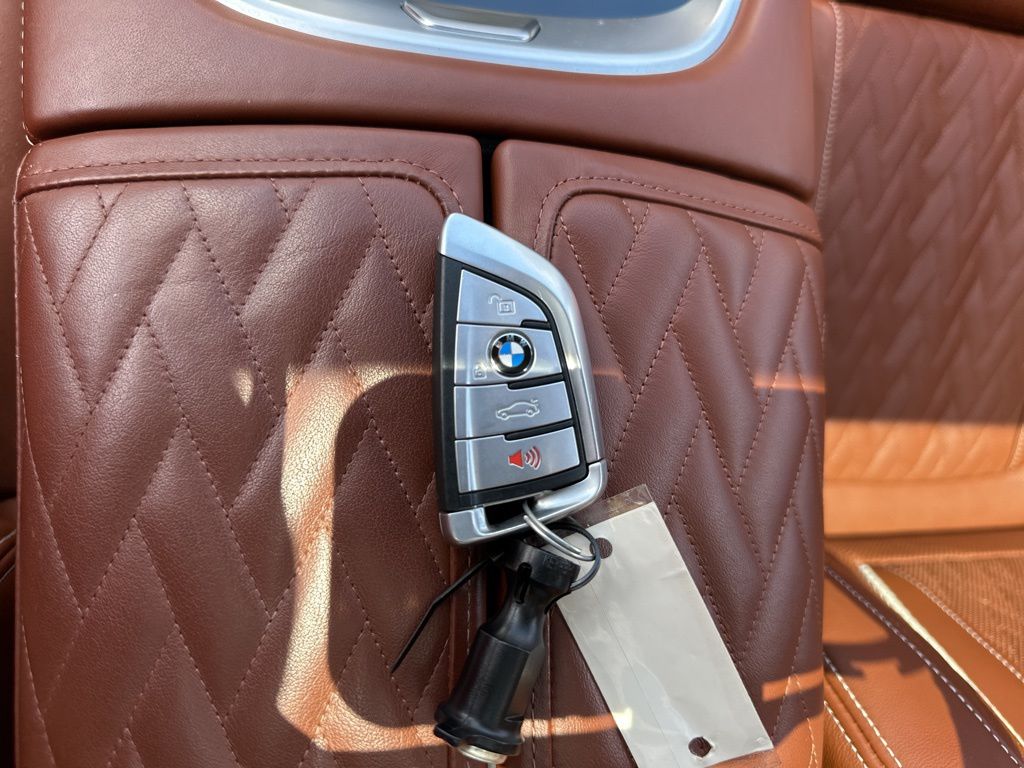 2022 Frozen Bluestone Metallic BMW 7 Series M760i AWD Sedan