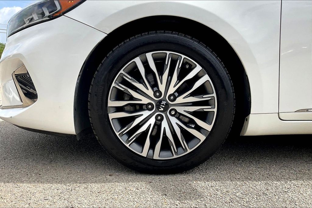 Used 2020 Kia Cadenza Technology 4D Sedan