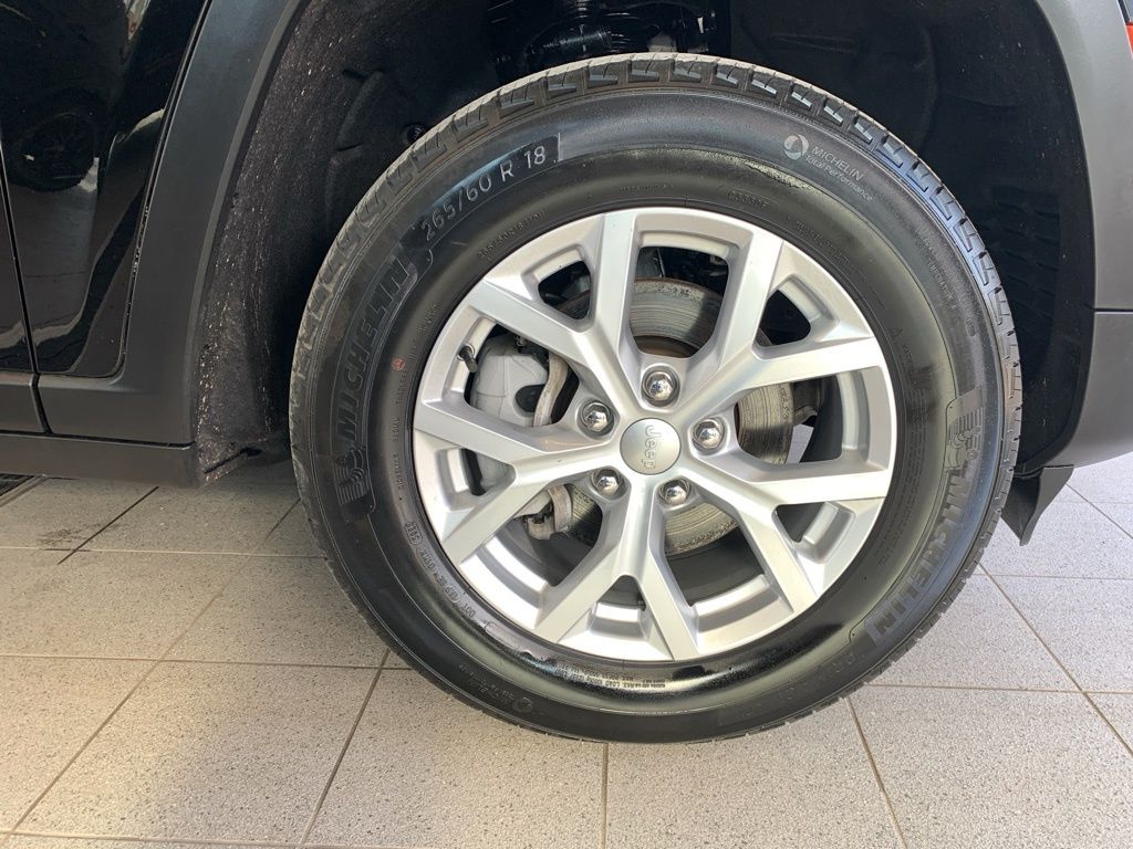 Used 2023 Black Jeep Limited image 23