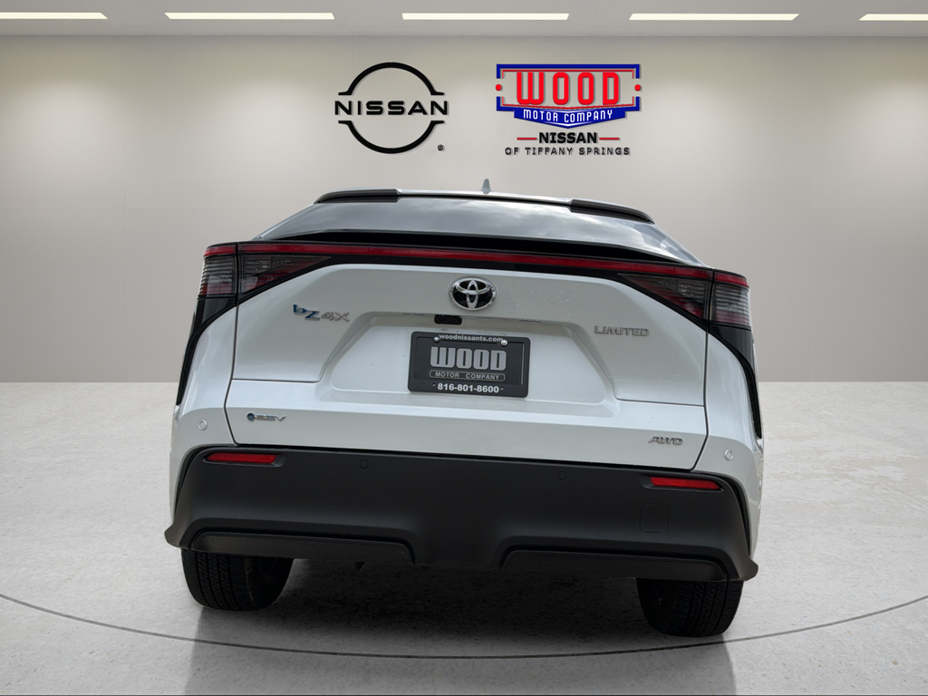 View vehicle photo 3