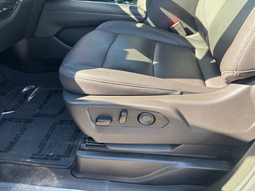 Used Car 2025 Chevrolet Suburban  Z71 For Sale Under $80,000 In Austin, Texas