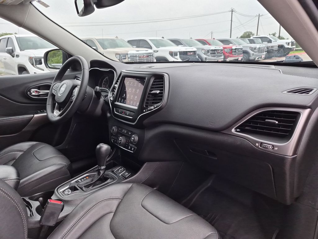 Used Car 2021 Jeep Cherokee  Latitude Lux For Sale Under $25,000 In Austin, Texas