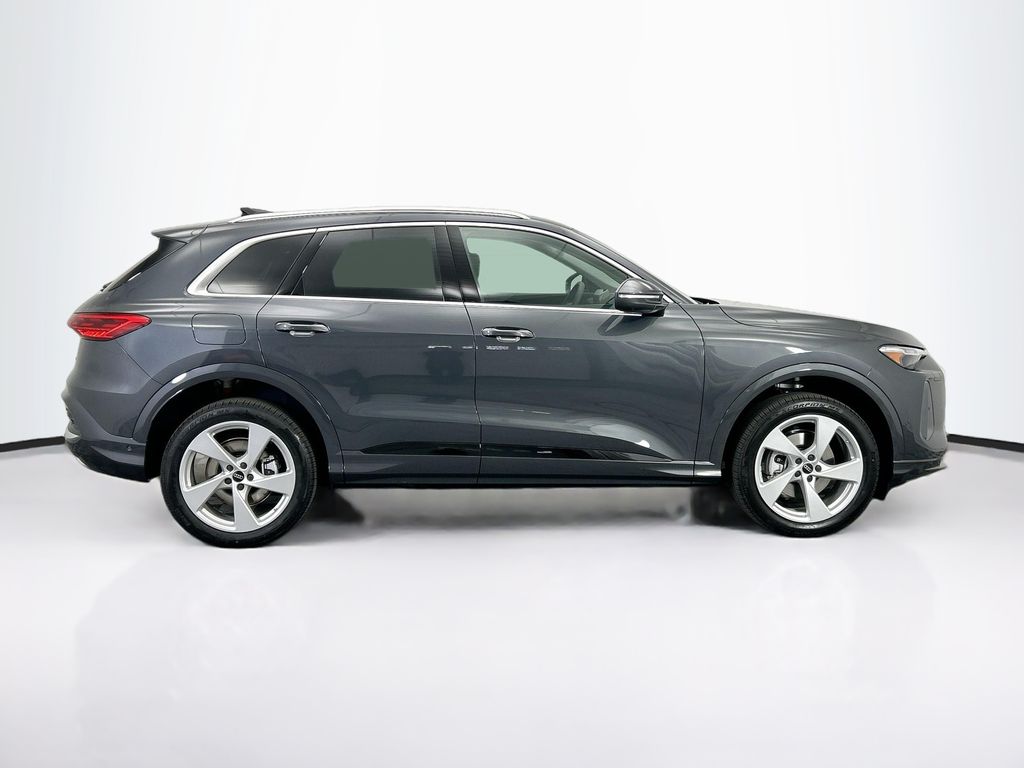 Thumbnail: 2025 Audi Q5 - 4