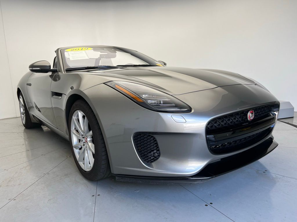 Thumbnail: 2019 Jaguar F-Type - 3