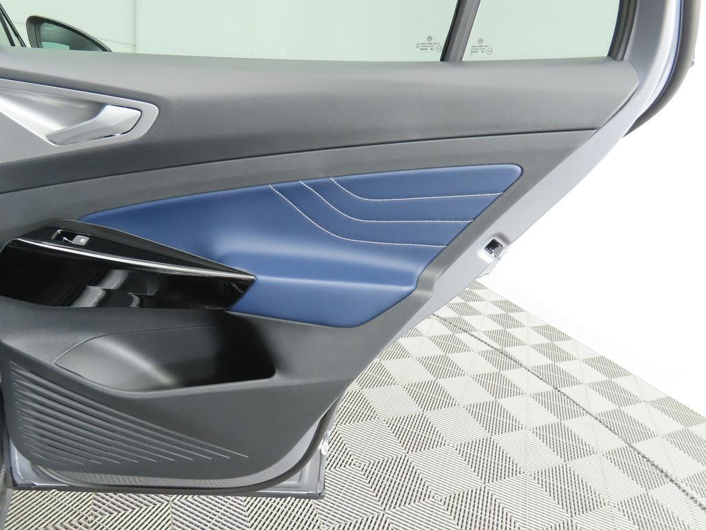 2025 Volkswagen ID.4 Pro S 27