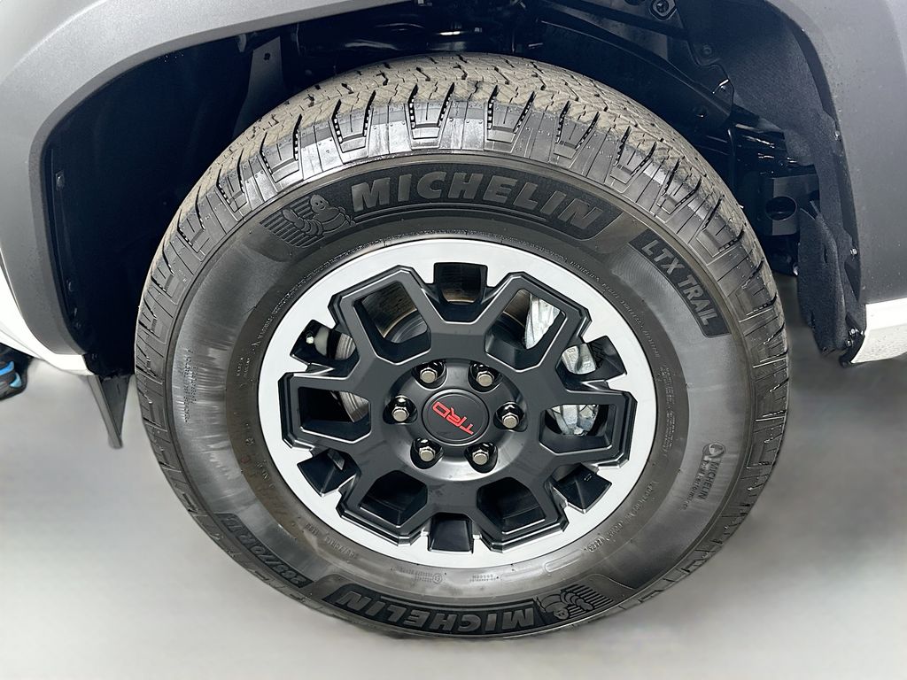 Thumbnail: 2025 Toyota 4Runner - 32