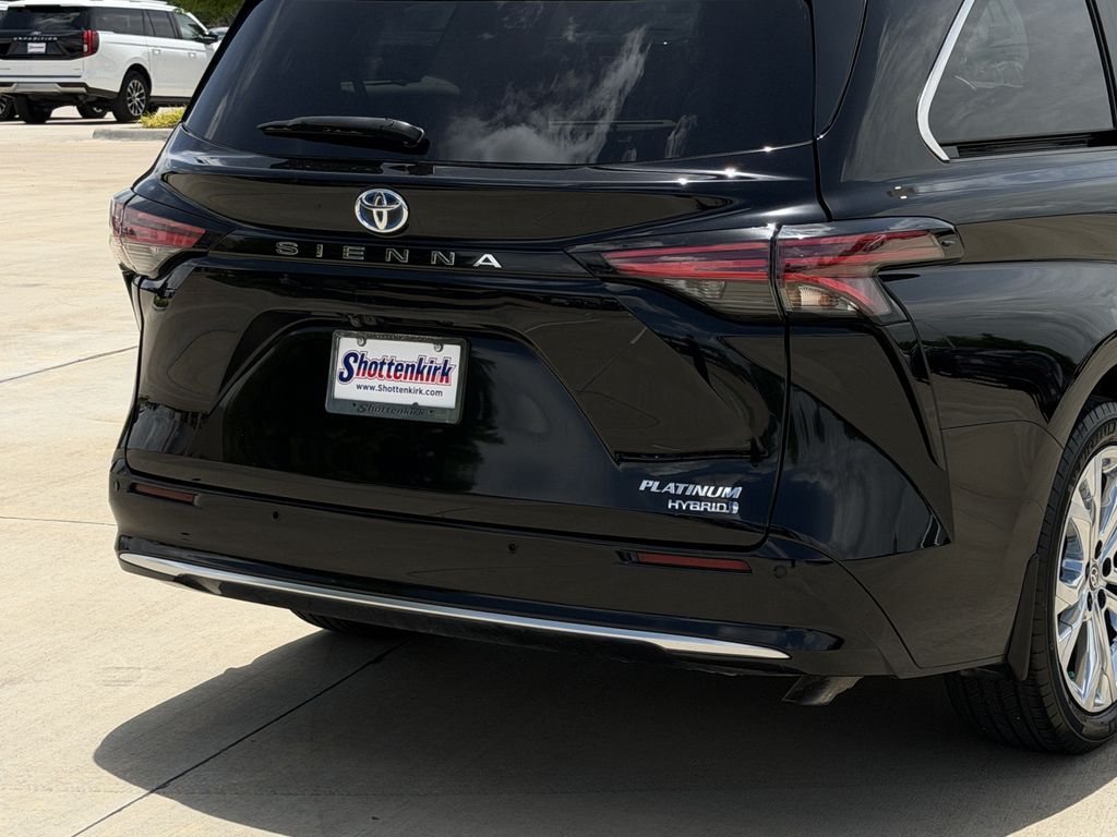 Used 2024 Toyota Sienna Van